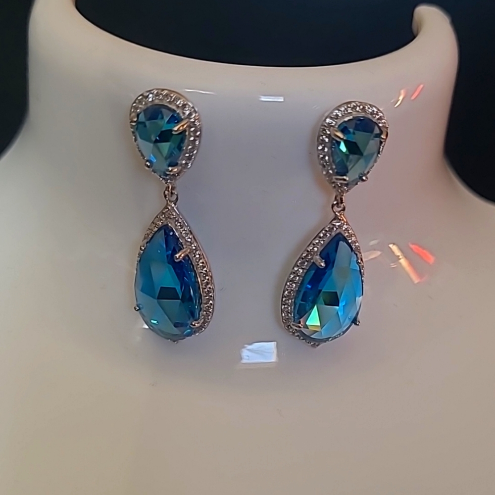 Sparkling drop earrings